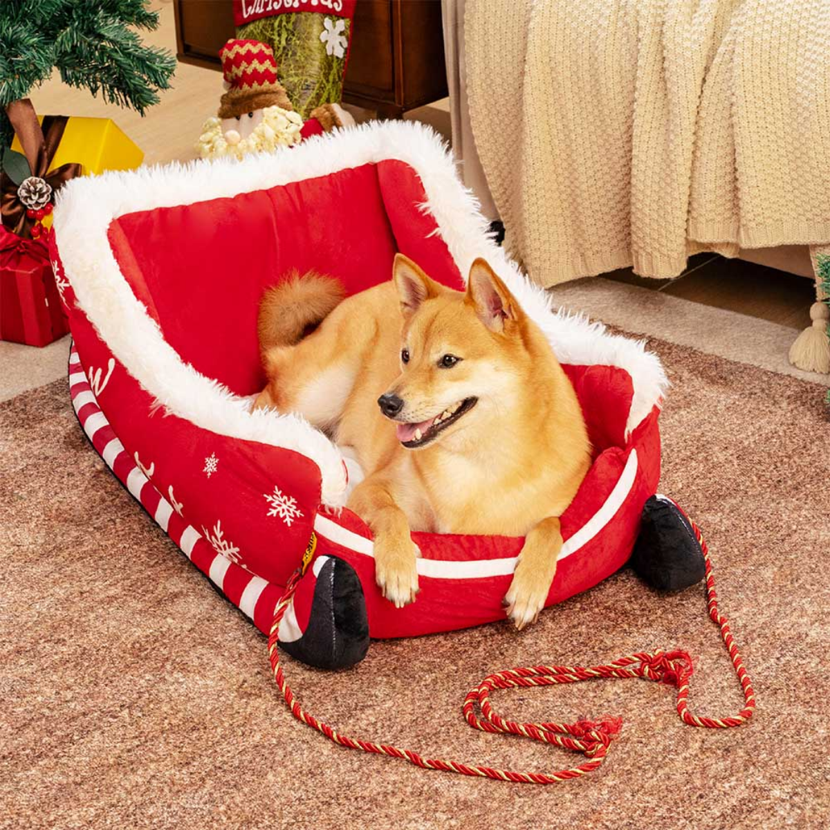 Cama Pet Natalina em Formato de Trenó, Base Antiderrapante - CozySled™